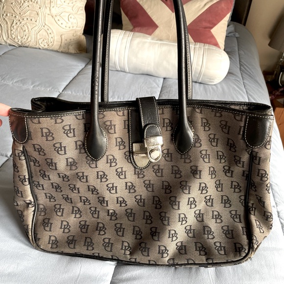 Dooney & Bourke bag/purse. Gently used. - Picture 1 of 3